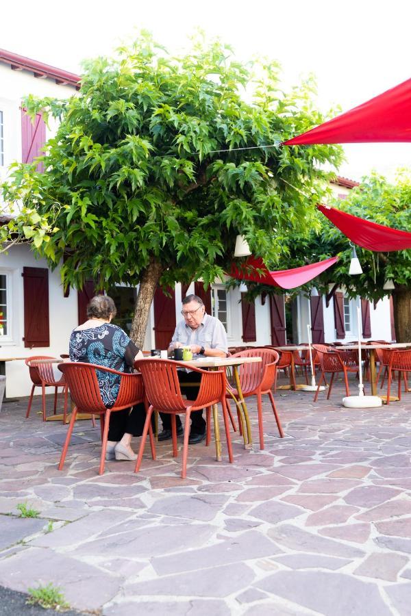 Hotel Juantorena Saint-Etienne-de-Baigorry Exterior photo